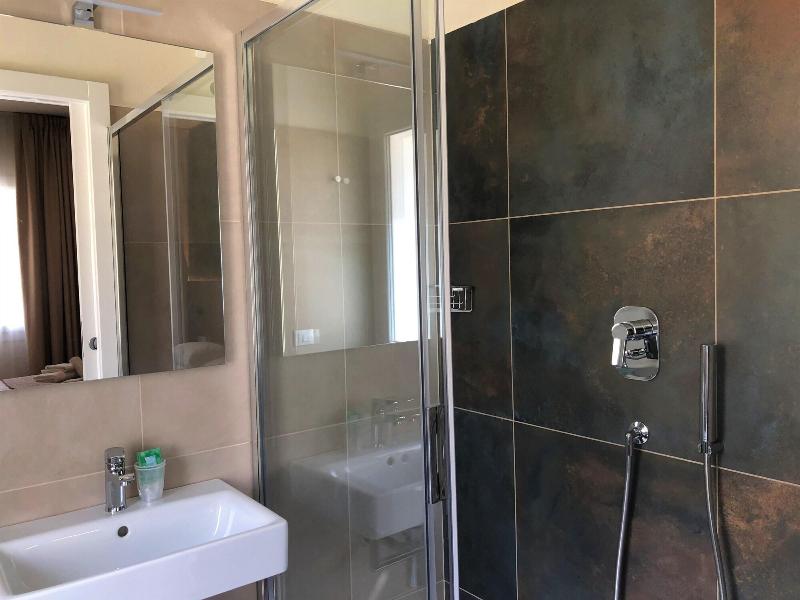 Hotel Suez image