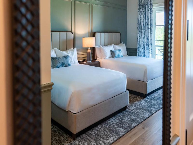 DOUBLE TWO QUEEN BEDS