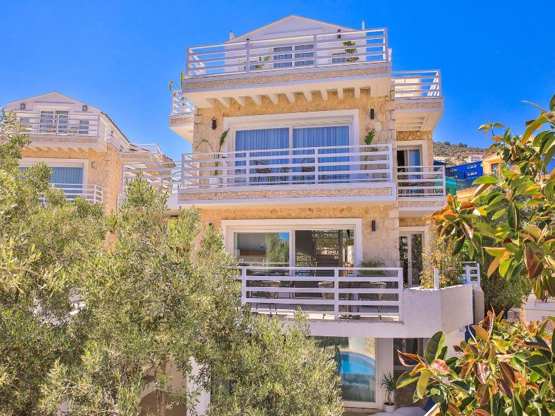 Kalkan Saray Suites Adults Only image