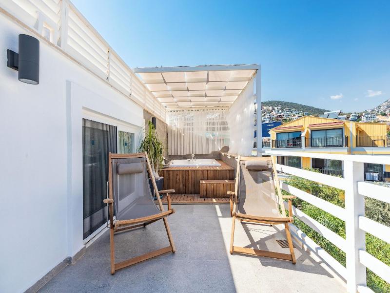 Kalkan Saray Suites Adults Only image