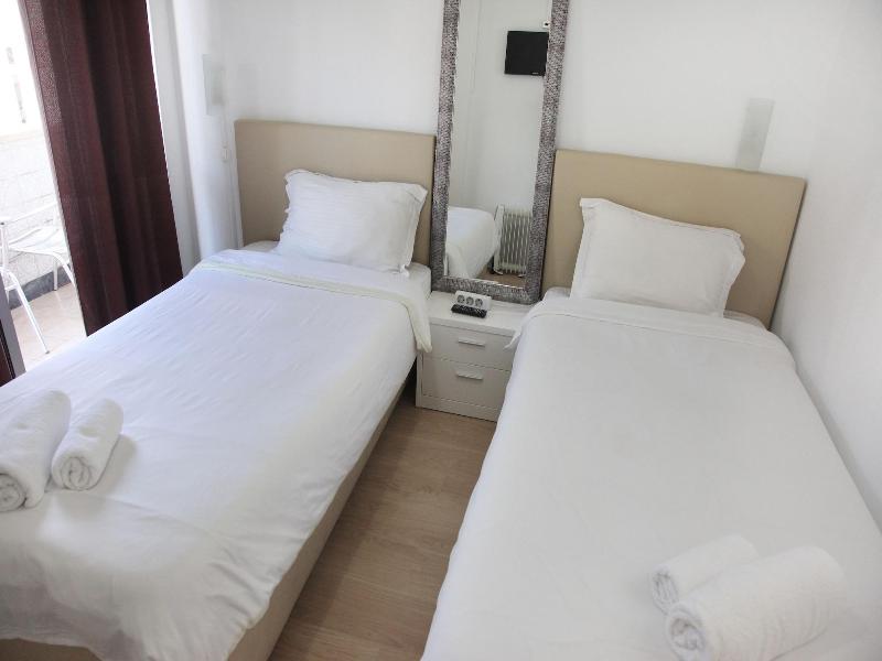 Lisbon Suite Home image