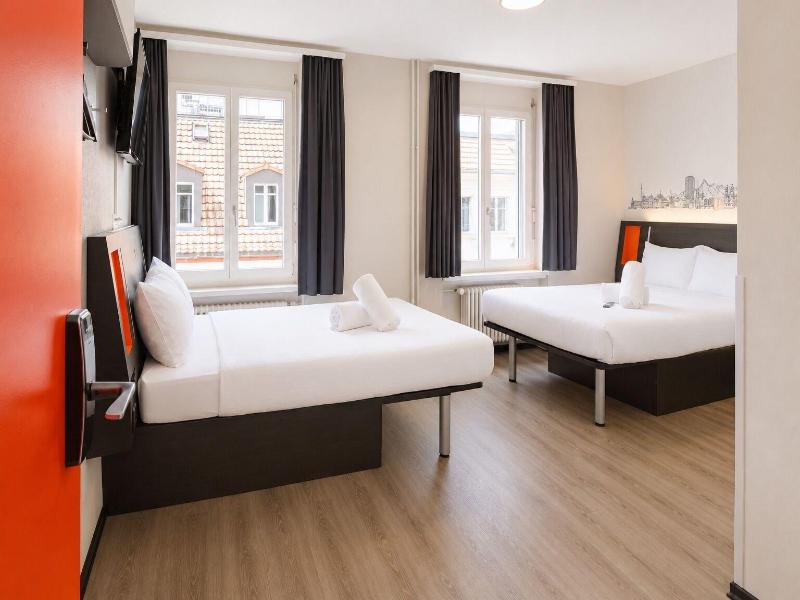 Easyhotel Zurich City Main Station image
