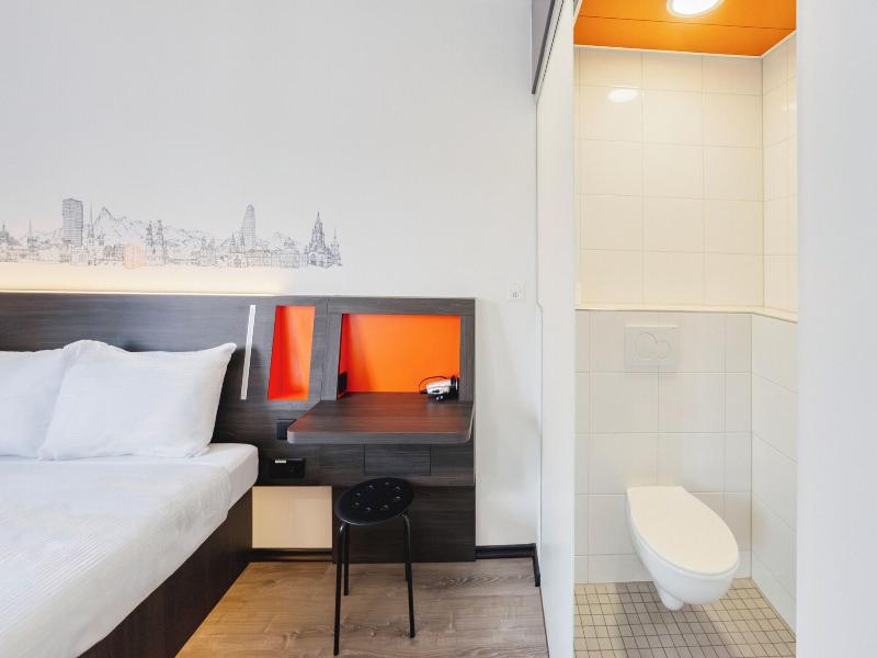 Easyhotel Zurich City Main Station image