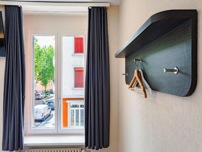 Easyhotel Zurich City Main Station image
