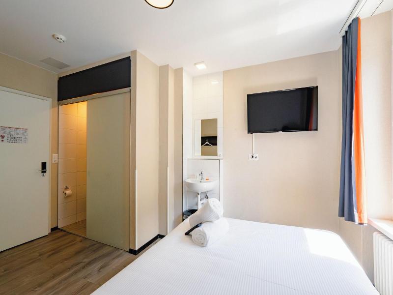Easyhotel Zurich City Main Station image