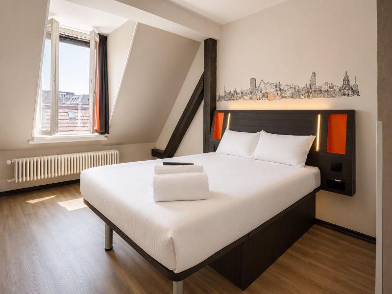 Easyhotel Zurich City Main Station image