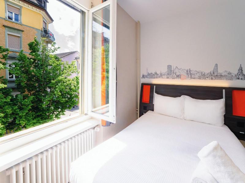 Easyhotel Zurich City Main Station image