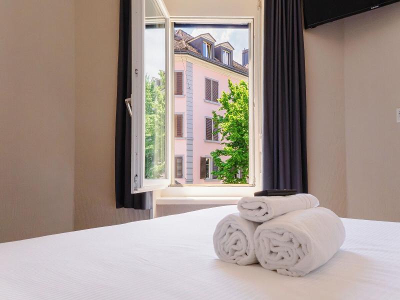 Easyhotel Zurich City Main Station image