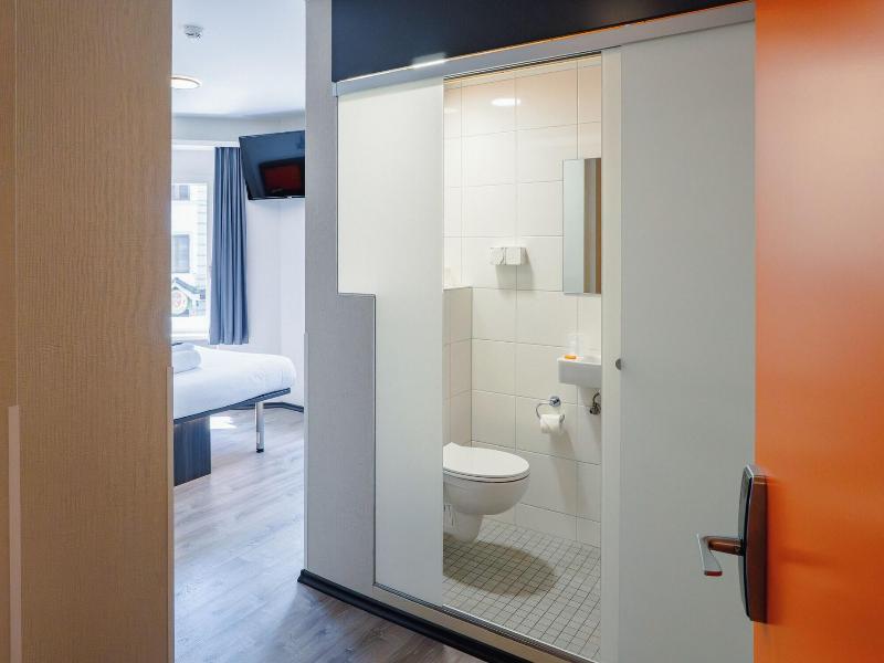 Easyhotel Zurich City Main Station image