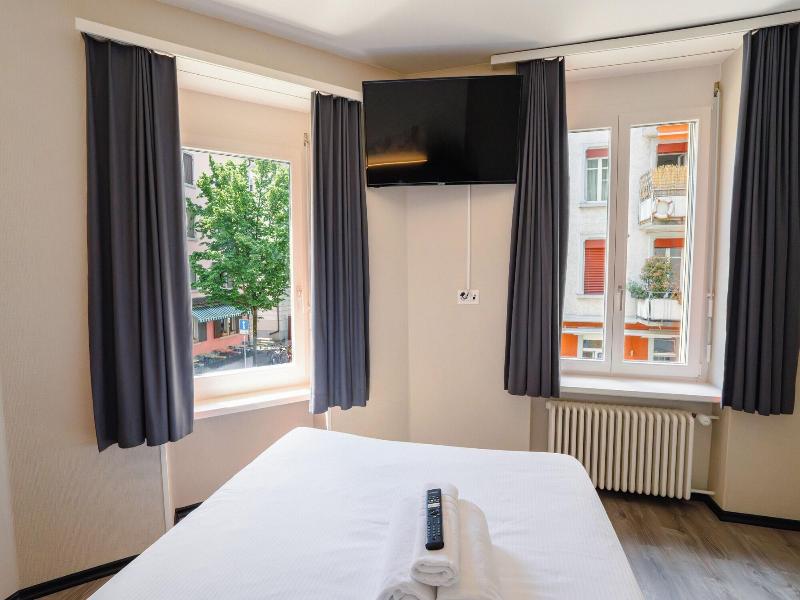 Easyhotel Zurich City Main Station image