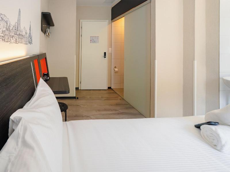 Easyhotel Zurich City Main Station image