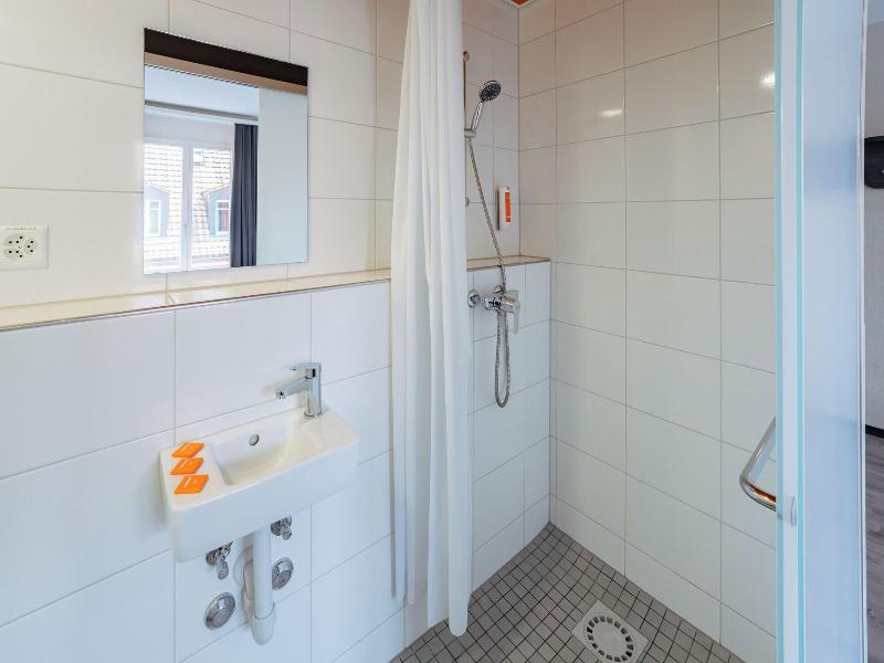 Easyhotel Zurich City Main Station image