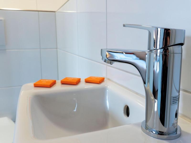 Easyhotel Zurich City Main Station image