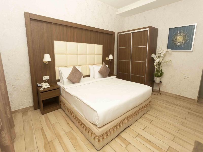 San Marino Hotel image