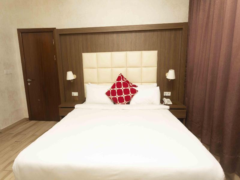 San Marino Hotel image