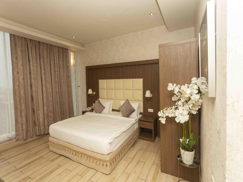 San Marino Hotel image