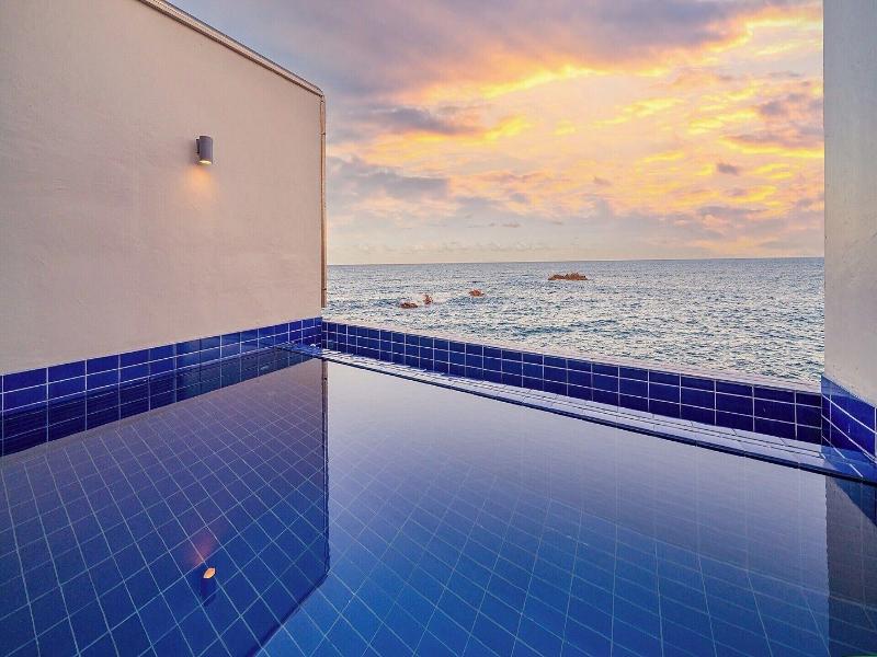 Sharp Flat Hotel image