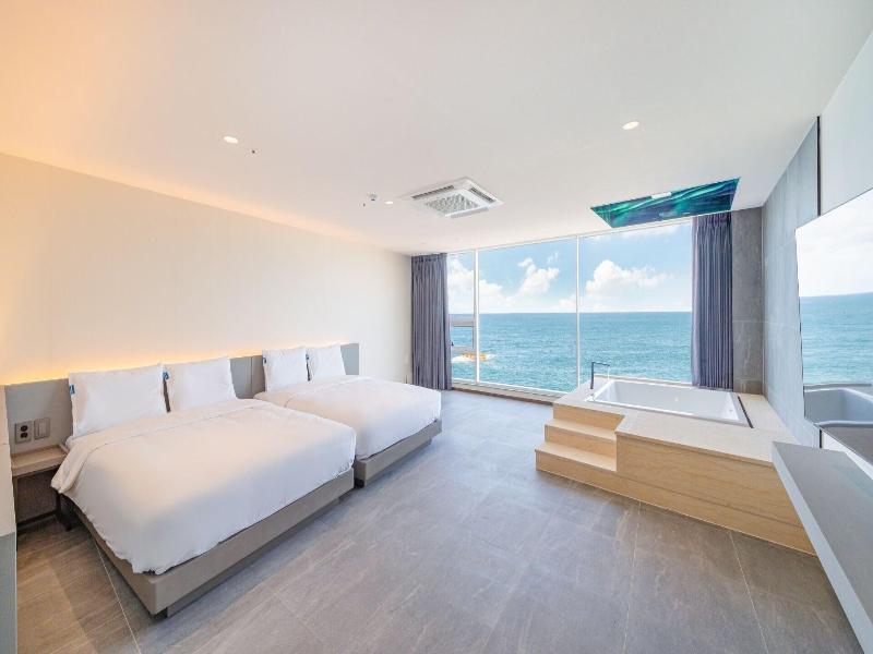 Sharp Flat Hotel image