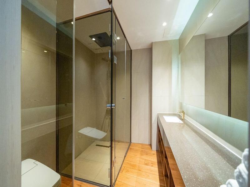 Sharp Flat Hotel image