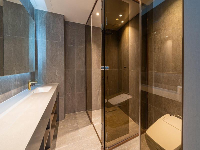 Sharp Flat Hotel image