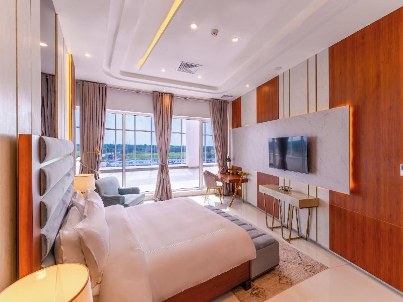 Rumanza By Pearl Continental image