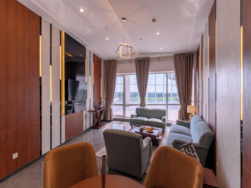 Rumanza By Pearl Continental image