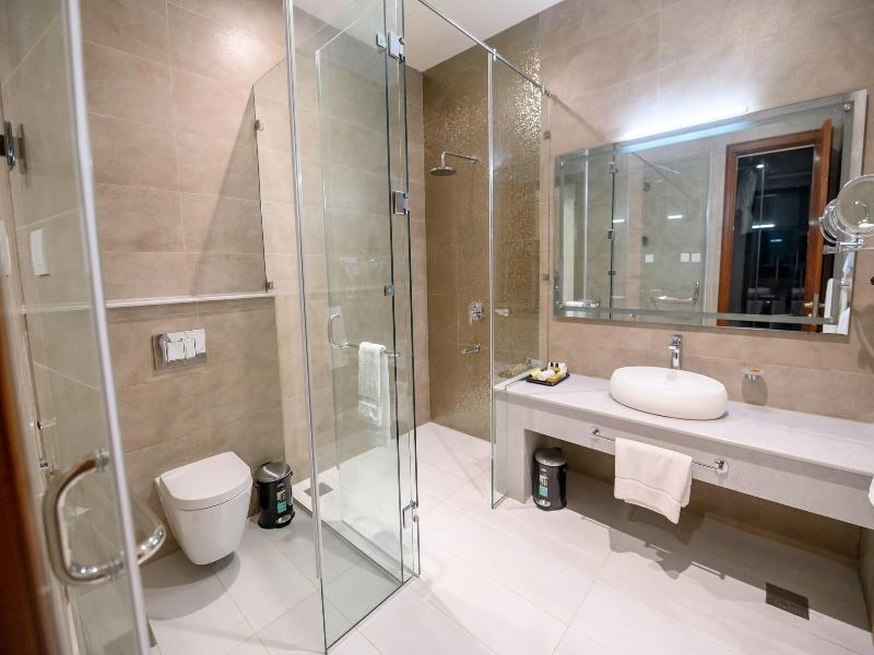 Rumanza By Pearl Continental image