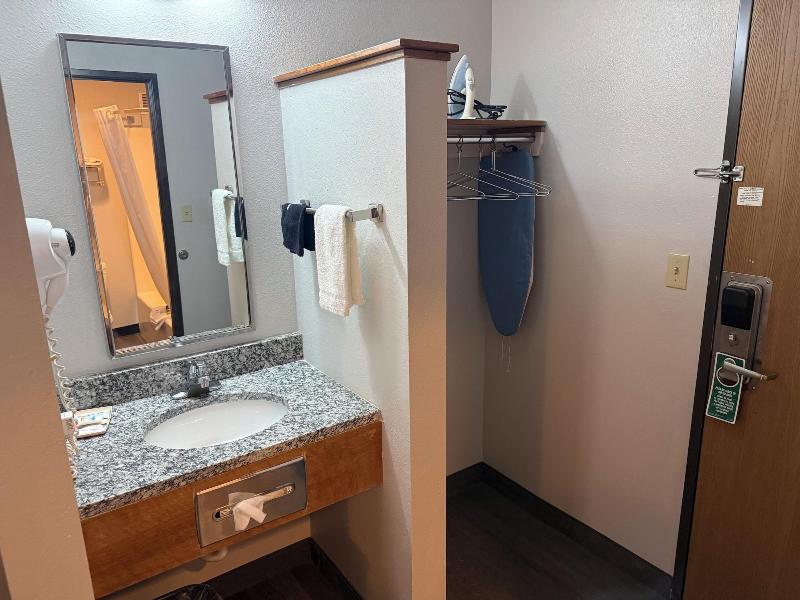 Country Haven Inn 5