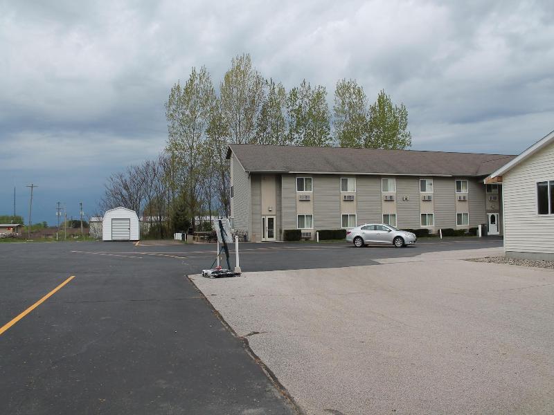 American Host Inn
