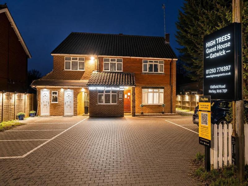 High Trees Gatwick Guest House image