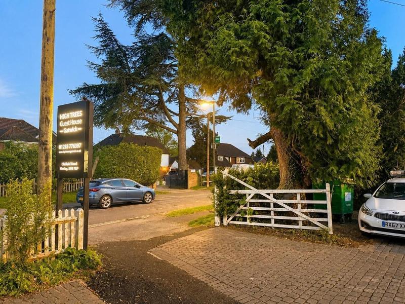 High Trees Gatwick Guest House image