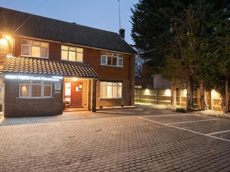 High Trees Gatwick Guest House image