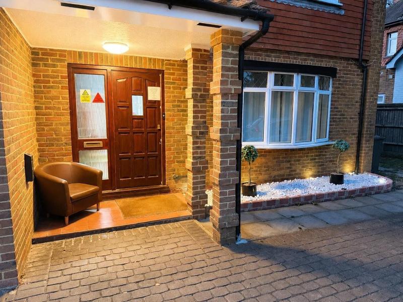 High Trees Gatwick Guest House image
