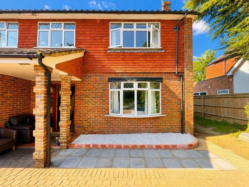 High Trees Gatwick Guest House image
