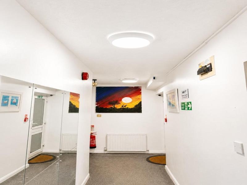 High Trees Gatwick Guest House image