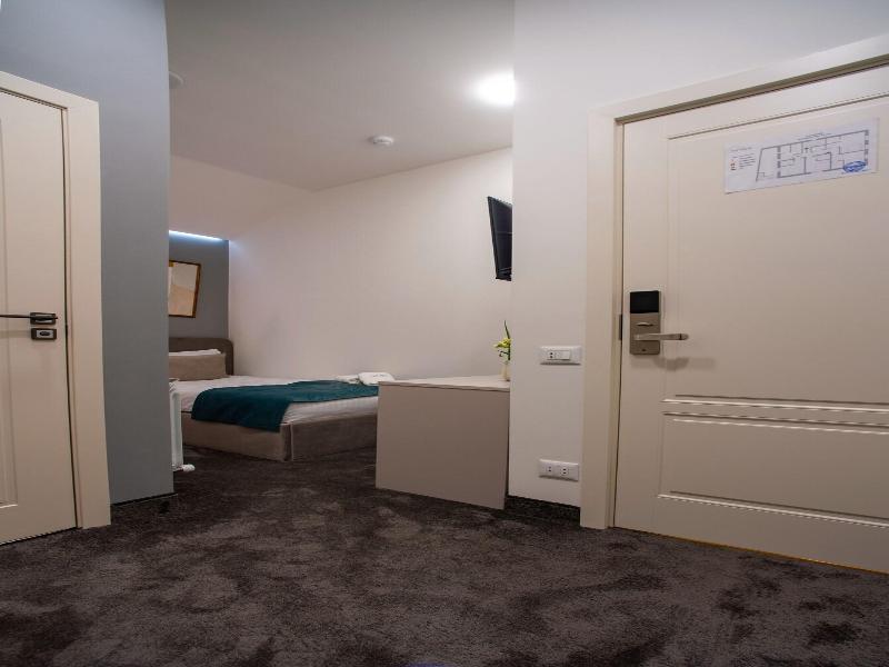 The House Hotel Yerevan image