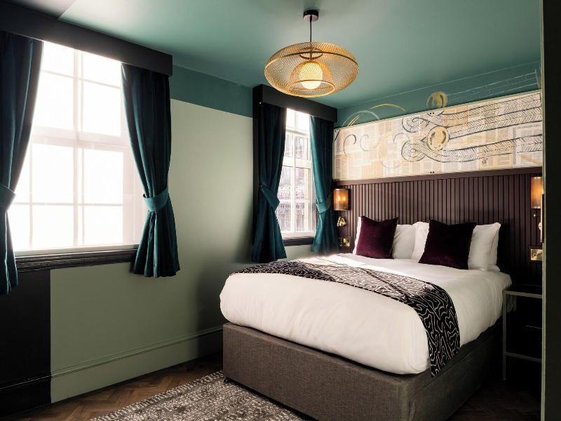 The Wellington Hotel image