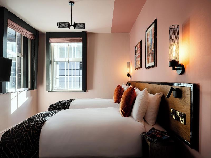 The Wellington Hotel image