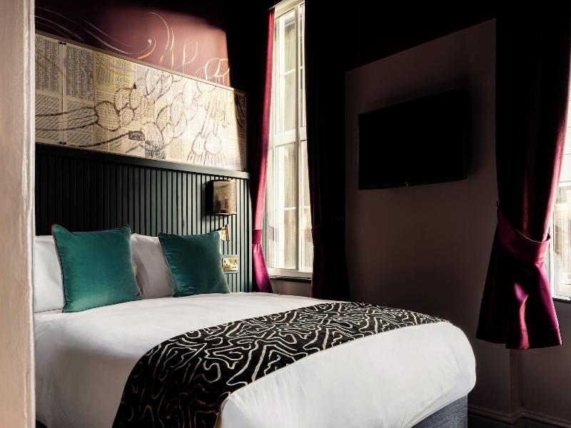 The Wellington Hotel image