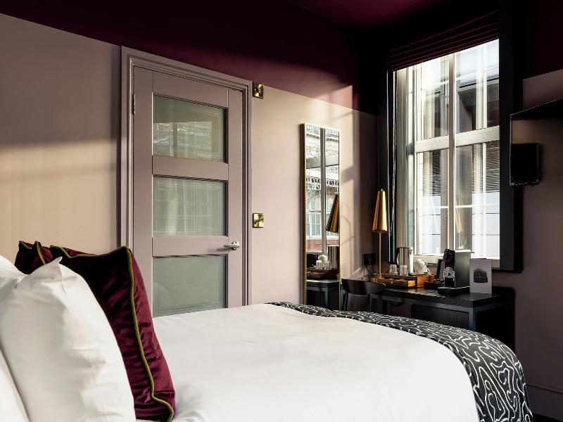 The Wellington Hotel image