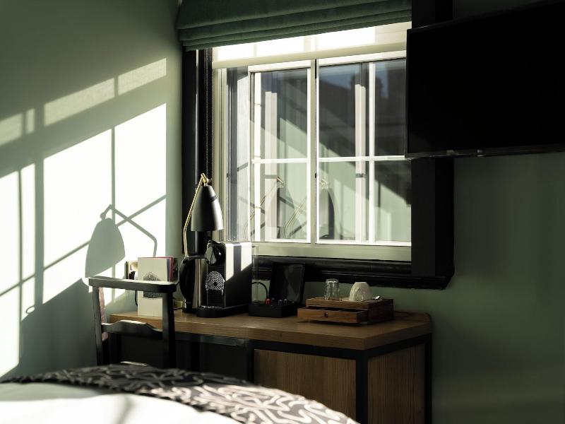 The Wellington Hotel image