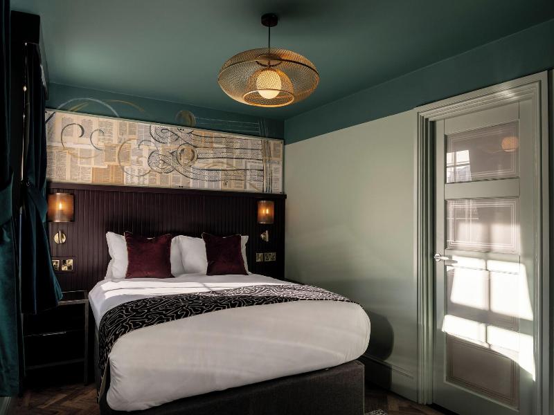 The Wellington Hotel image