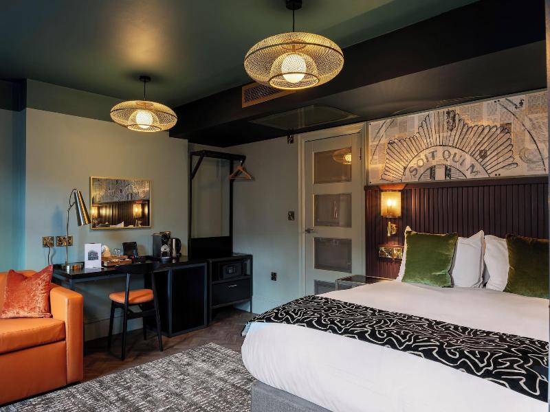 The Wellington Hotel image