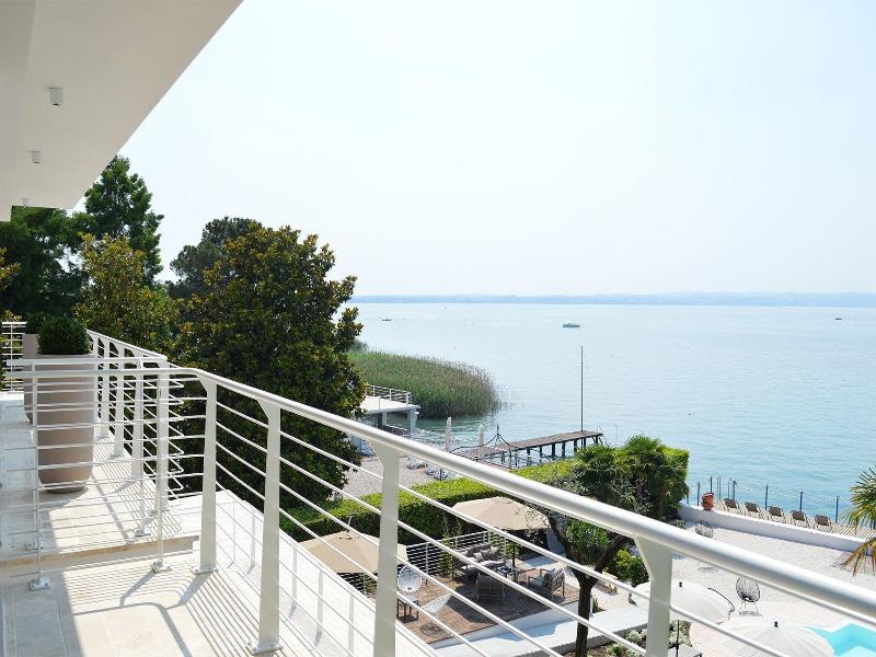 Aqva Boutique Hotel Adults Only Sirmione image