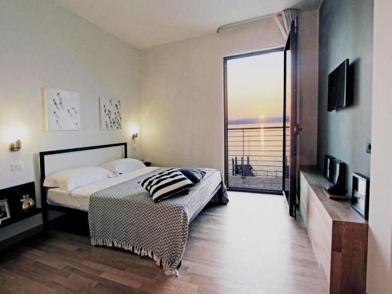Aqva Boutique Hotel Adults Only Sirmione image