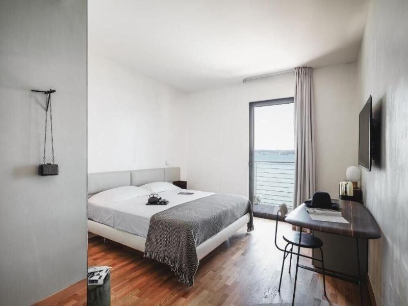Aqva Boutique Hotel Adults Only Sirmione image