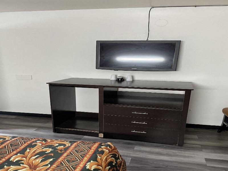 Budget Inn Elizabeth Nj image