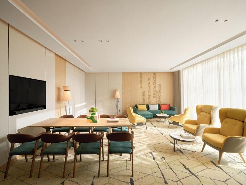 Holiday Inn Suites Vientiane By Ihg image