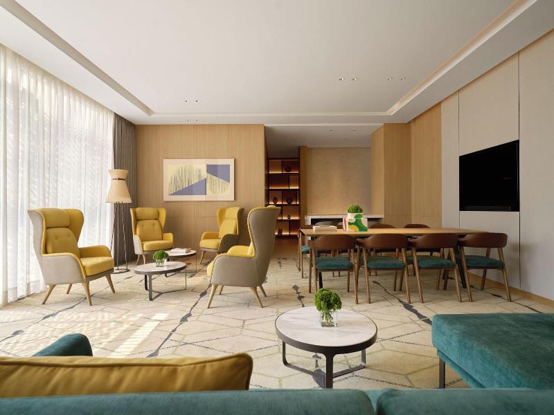 Holiday Inn Suites Vientiane By Ihg image