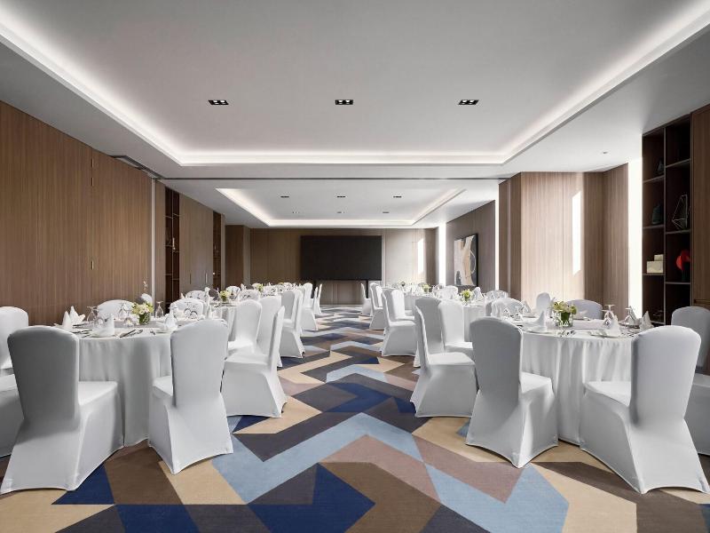 Holiday Inn Suites Vientiane By Ihg image